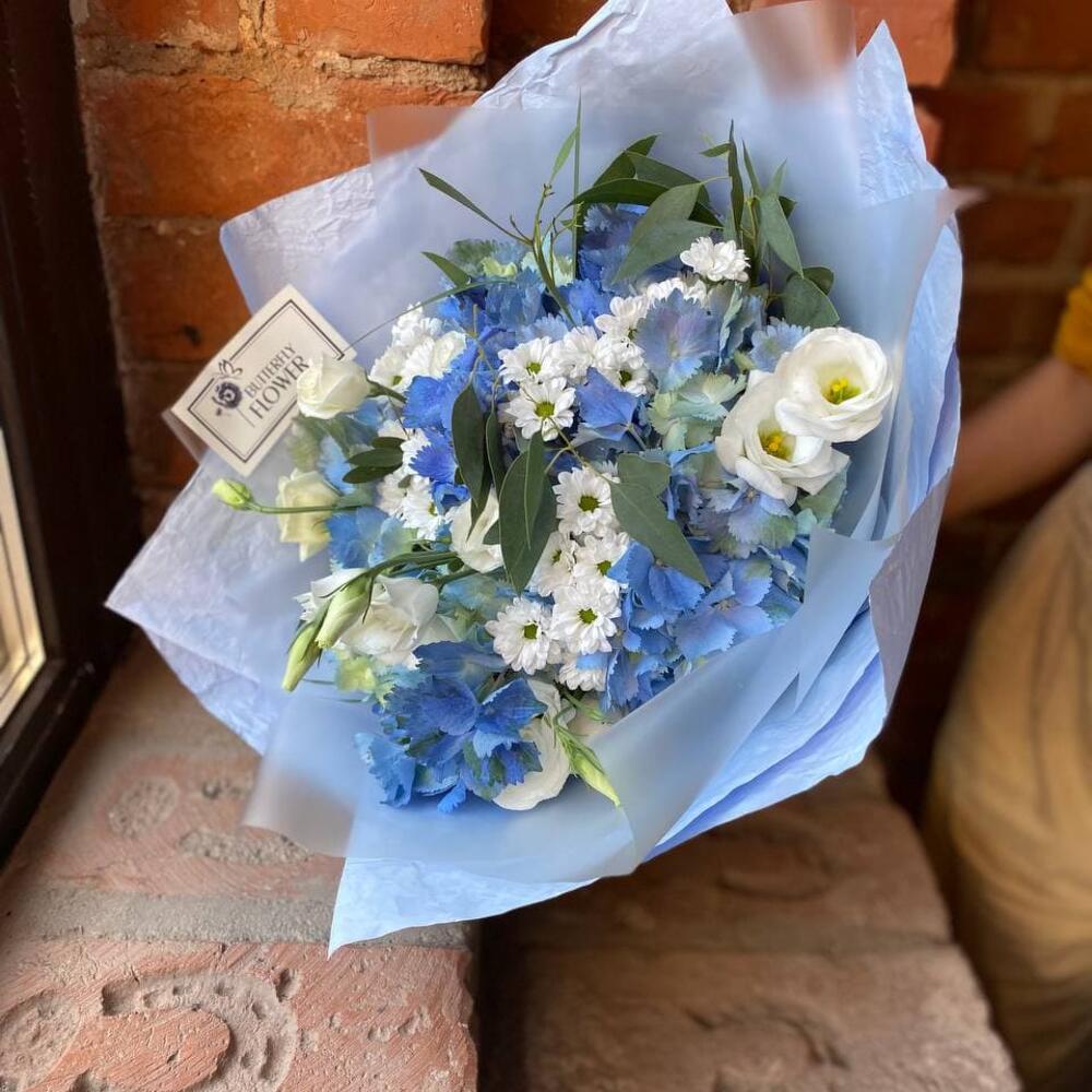 Букет из гортензии, эустомы и сантини "Луксор"